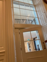 19-Interior glass fire screen and door