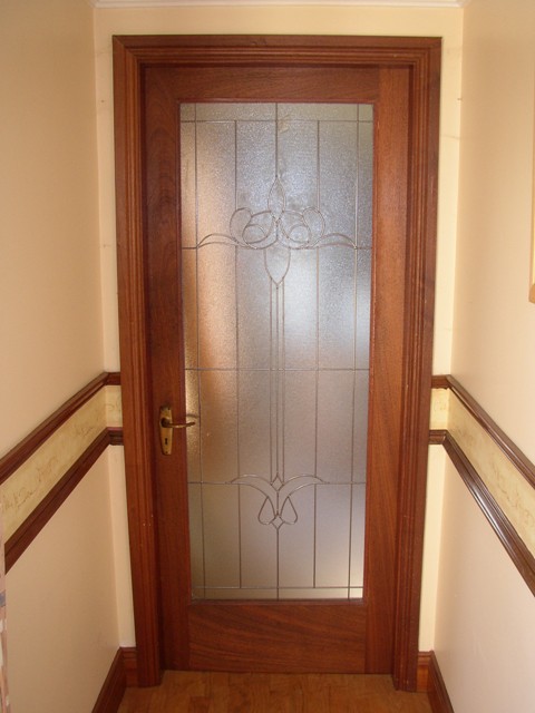 Internal decorative glass door