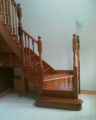 Stairs 28-Teak Cut String
